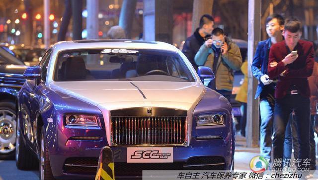 太原酒吧门外豪车云集 车主究竟什么来路?