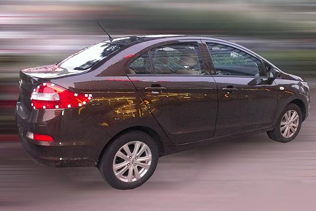 奇瑞E2三厢版无伪谍照曝光 有望于年内推出