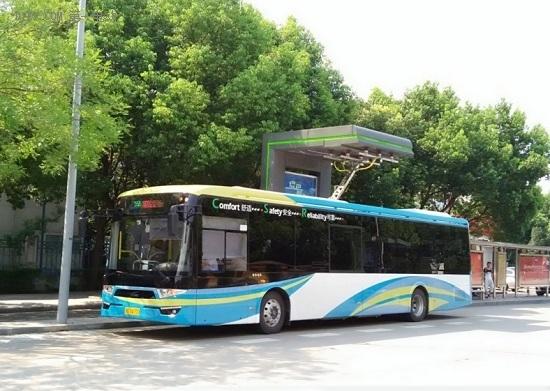 上海将设双源无轨新能源汽车 今年建公交专用道25公里