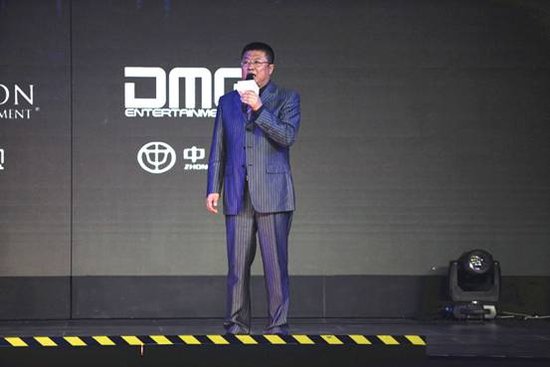 中国籍“神秘嘉宾”做主“超验骇客”</P><P>——**汽车品牌联姻好莱坞顶级巨制</P><P>【备选标题1】“Made in China”问鼎好莱坞：《超验骇客》发布华晨独领风骚</P><P>【备选标题2】探《超验骇客》首映礼：华晨汽车娱乐营销独秀崛起</P><P></P><P>提到“骇客”，人们会不禁想到“享受入侵乐趣、技术超强“的黑客；人们也会不禁地联想近年来好莱坞巨制“双响炮“：《骇客帝国1》、《骇客帝国2》。其跌宕起伏的剧情，以及宏伟、刺激的场面，令人过目不忘，甚至时至今日，网络上还纷纷记载着影片的精彩台词，“这世上多数是不变的事情，但有些事情还是会