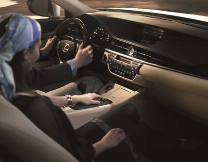 LEXUS雷克萨斯全新ES250半价开走