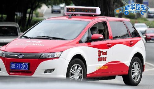 深圳首批比亚迪e6电动出租车上路试运营
