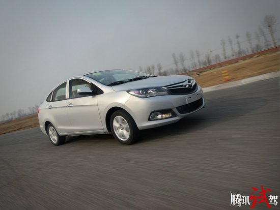 腾讯试驾海马全新紧凑级轿车m3 秀外慧中