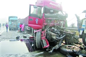 起交通事故52人亡