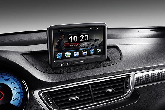 东风标致308陈坤出色版所增配的音乐版多媒体