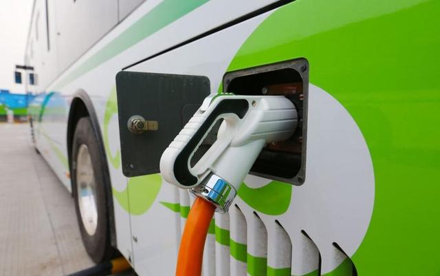国家发改委：免收电动汽车充电桩容量电费延长至2025年