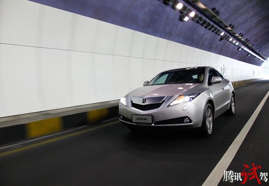 腾讯试驾讴歌ZDX 豪华品味有所不同