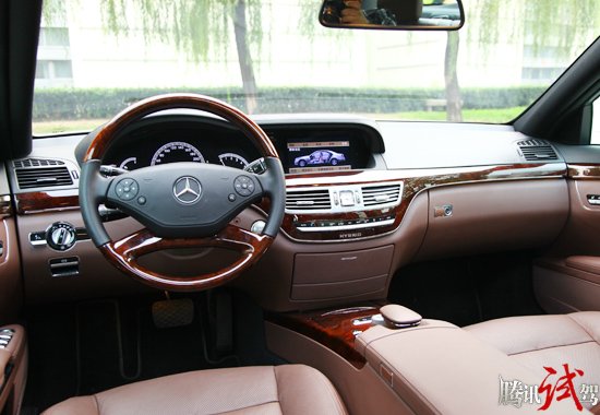 带头大哥 腾讯试驾<em>奔驰S400</em> HYBRID_汽车_腾