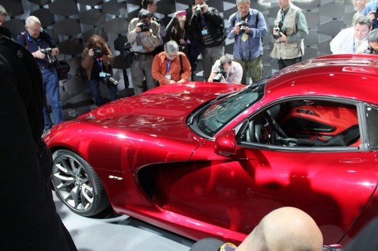 在本届的美国纽约车展上，道奇全新一代Viper SRT在万众瞩目中终于正式对外发布