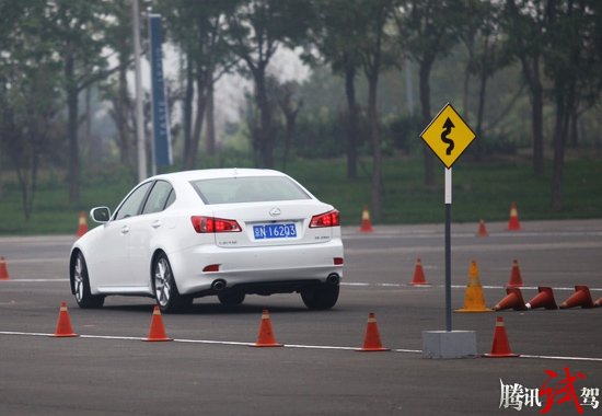豪华环保主义 腾讯体验雷克萨斯全系