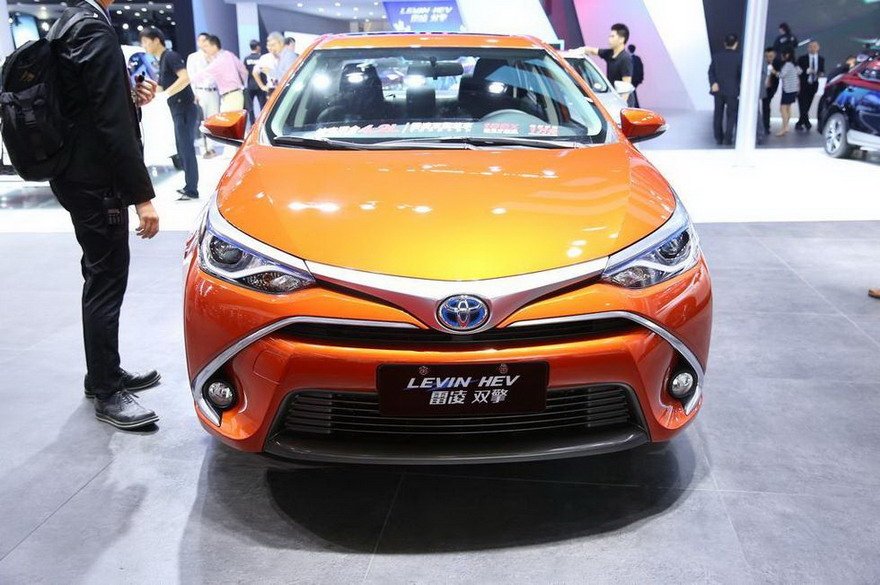 金子与花美男之车展不烦恼-广汽丰田雷凌双擎