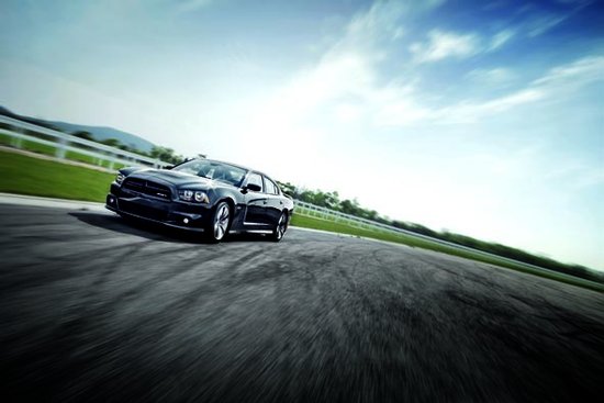 科尔维特Z06和道奇Charger SRT8 超级肌车