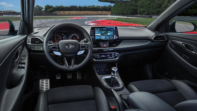 现代i30 N官图发布 直接瞄准高尔夫GTI