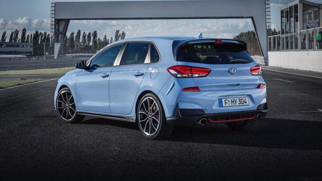 现代i30 N官图发布 直接瞄准高尔夫GTI