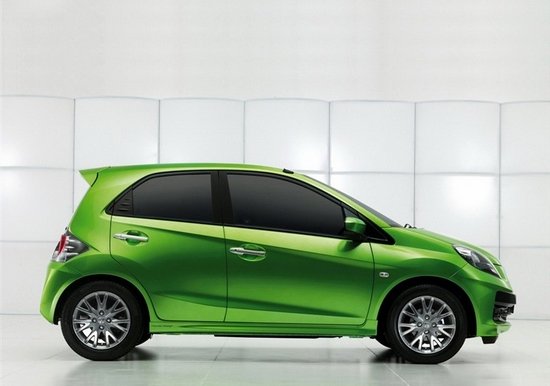 [海外车讯]本田Brio三厢版车型预告图曝光