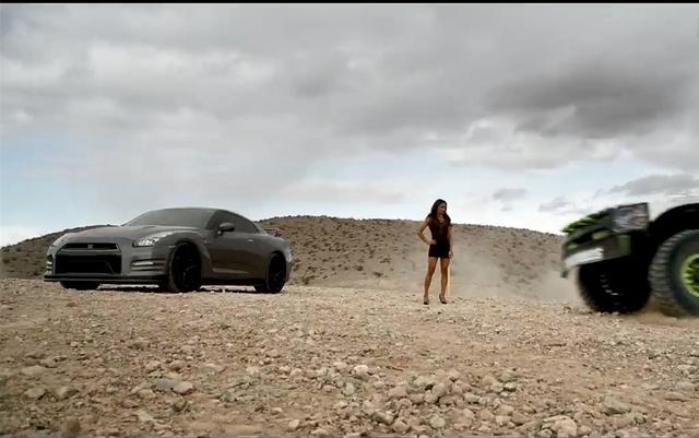 超酷卡车沙漠狂奔 飞跃GT-R的精彩视频大片