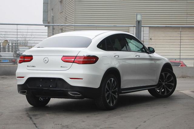 һ�����ĵĺ����˶�SUV ���˷��Ů�˰�