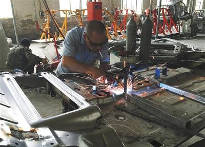 代步车时速过百 山寨“路虎”一天出炉