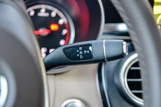 һ�����ĵĺ����˶�SUV ���˷��Ů�˰�