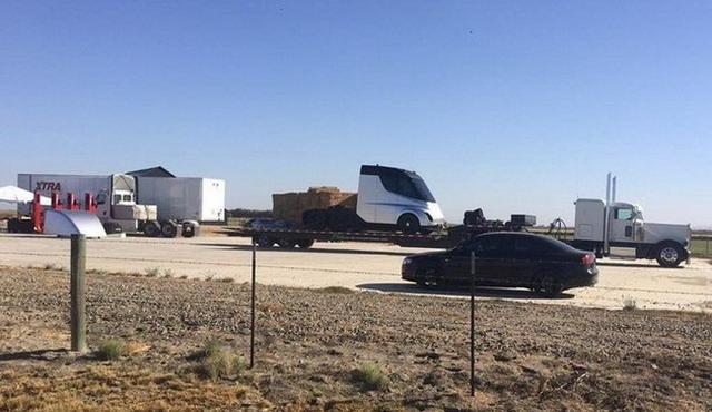 特斯拉首款电动卡车 续航里程可达480公里