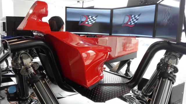 世界顶级F1模拟舱亮相路特斯汽车展厅