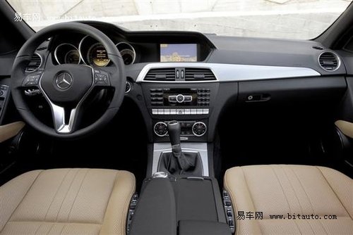 新一代奔驰C级旅行轿车正式登陆中国市场
