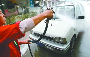 生意来了老板上阵 一个二手车商的生活