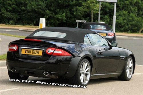 或于2013年发布 曝全新捷豹XE跑车路试