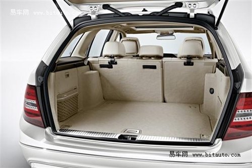新一代奔驰C级旅行轿车正式登陆中国市场