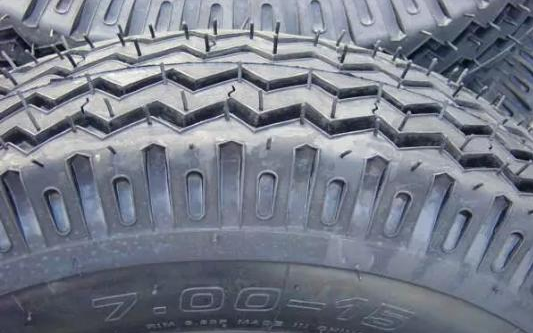 SUV/?#38395;?#20026;啥爱用这种轮胎 这种花纹是关键
