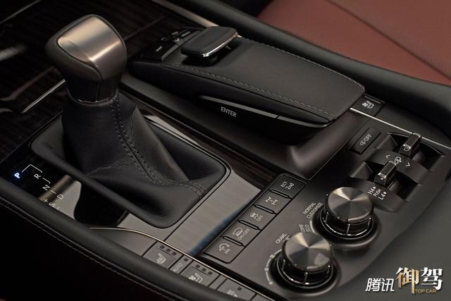 外媒实拍视频2016款雷克萨斯LX570