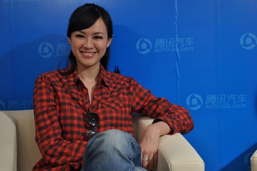 著名模特,名演员,主持人 李艾腾讯汽车:各位腾讯网友大家好,欢迎关注