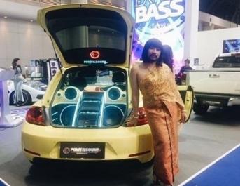 车圈:众泰预售价40万新车里居然有根不可描述的东西