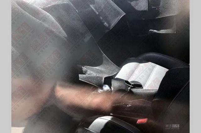 又出爆款车型 疑似荣威eRX3谍照曝光