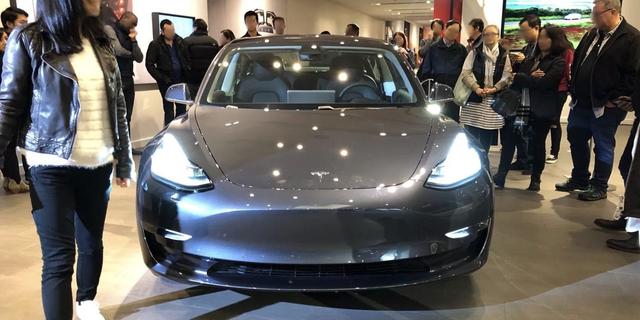 按照当前生产速度 Model 3的交货时间至少还有19个月
