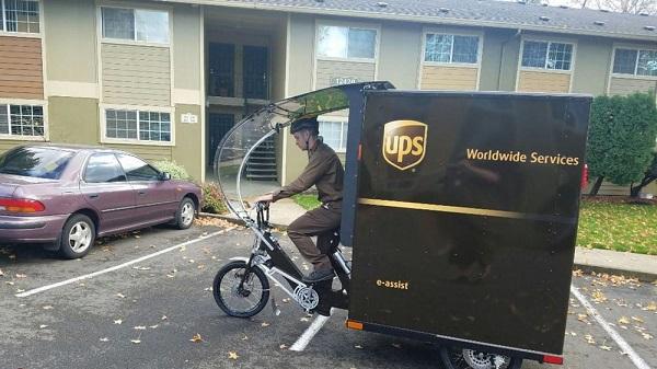美国UPS给快递小哥配备的电动三轮车投入使用了