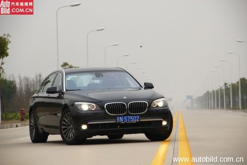 强劲动力与豪华享受 深度测试宝马750Li