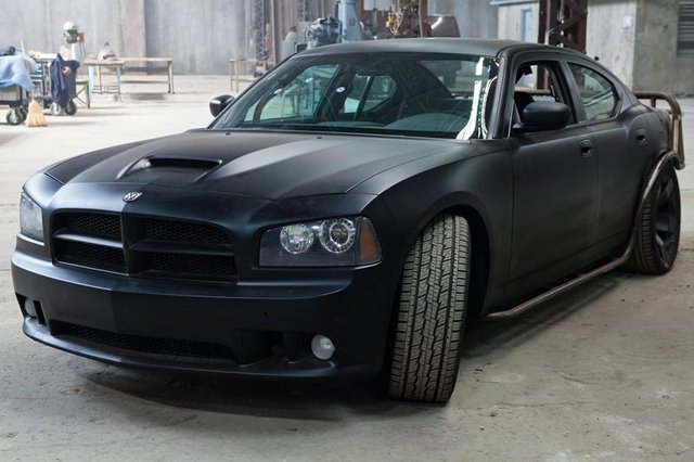 这款车型中文名字叫道奇战马srt8超跑高性能版的charger srt8搭载6.