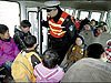 Peking megkezdte a vizsgálatot keres rejtett iskolabusz iskolabusz anti-tragédia