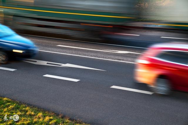 手动挡上坡被堵怎么跟车?老司机都直喊头疼