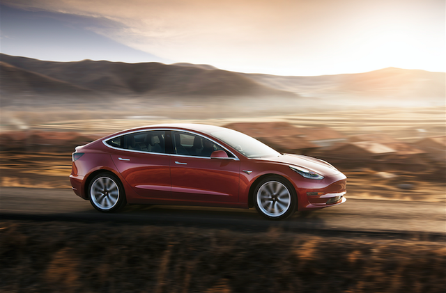 起售价43.3万元 特斯拉Model 3长续航后轮驱动版正式登陆中国大陆地区