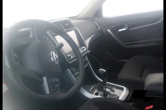 陆风X5新车型谍照曝光 全新外观/配置升级