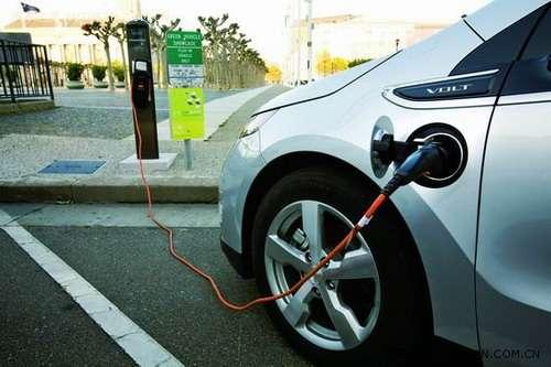 青岛革新新能源车充电技术 手机可远程预约