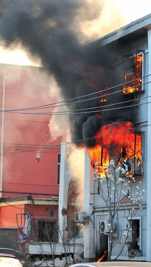 北京市朝阳区和平东街12区3号楼5单元发生燃气爆燃事故,整个单元所在