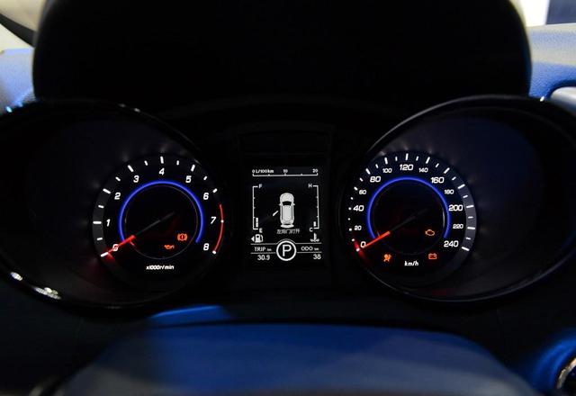 长安全新小型suv cs15发布 或明年2月上市