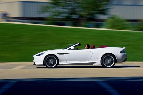 恒久的经典明星 阿斯顿·马丁2013款DB9