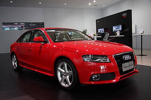 中期改款向奥迪A6靠拢 奥迪A4旅行车谍照