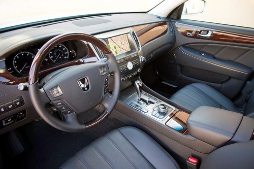 跨进豪华领域 试驾2011款现代雅科仕V8