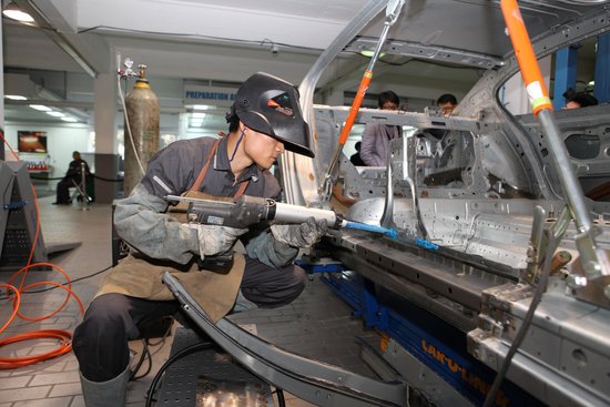 宝马售后钣金喷漆技能大赛在沪圆满落幕_汽车_腾讯网