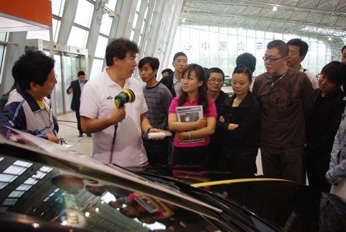 上海首届私人车展登陆安亭 透明交易二手车